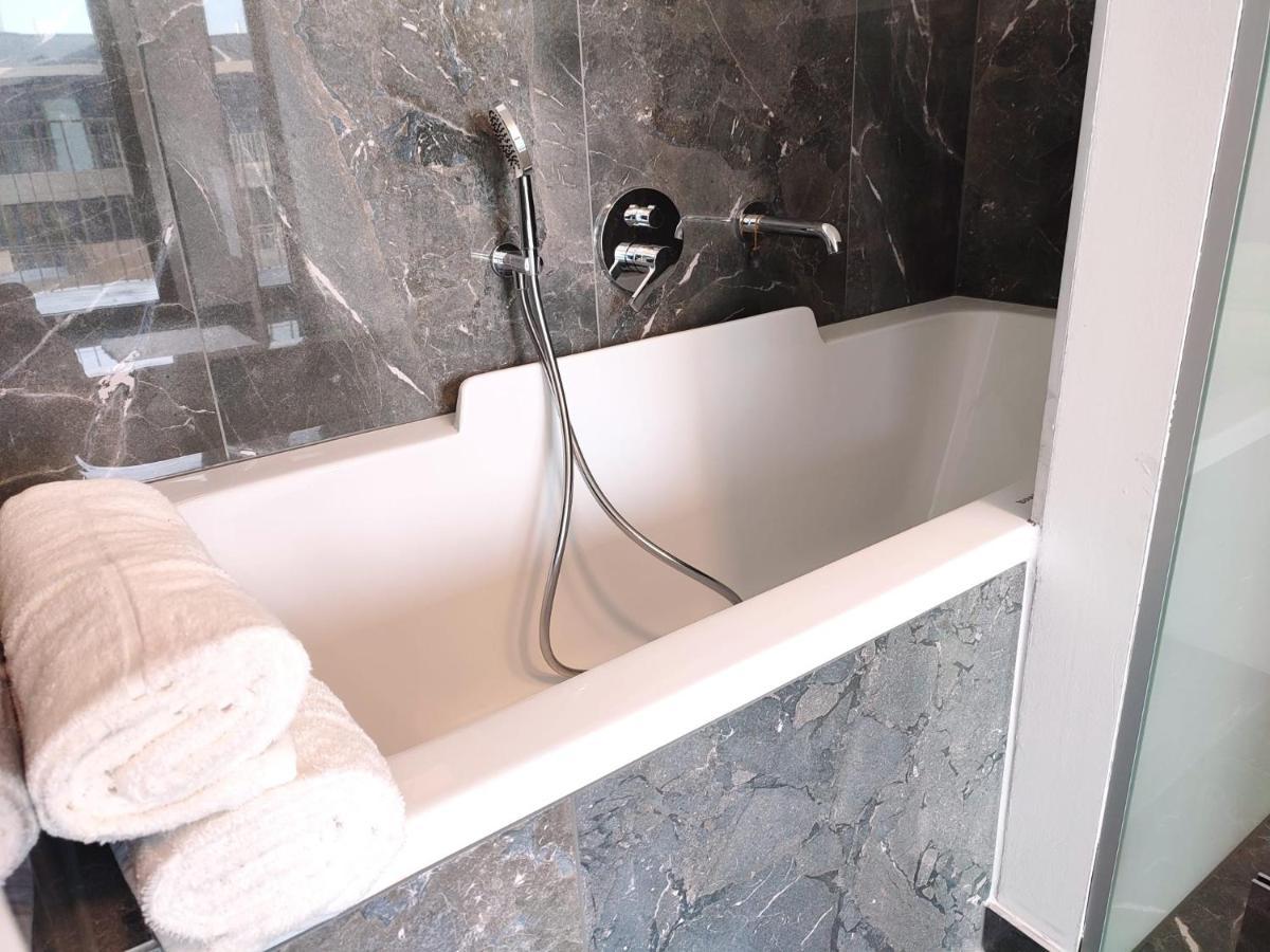 Panorama Apartment Vienna - Free Parking, Sauna & Fitness Viena Exterior foto